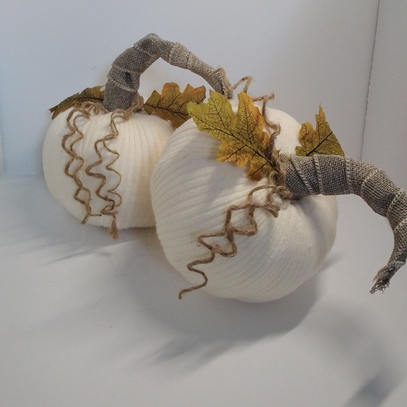 Halloween Pumpkin decor for that fall themed table scape or decor. - Picture 7 of 8